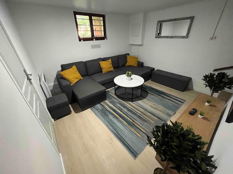 Appartement P1- Maison 2min Metro Paris-expo 3 3 Lits *